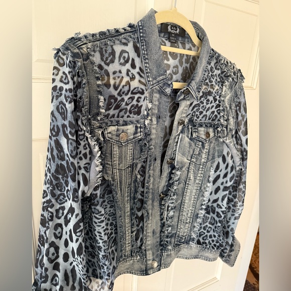 Jacket - Picture 1 of 9